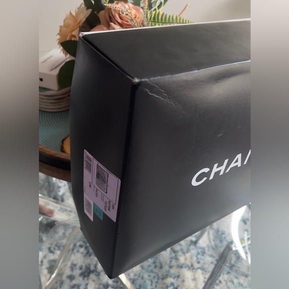 Authentic black Chanel medium gold chain bag. Normal scratch and wear. - Picture 11 of 12